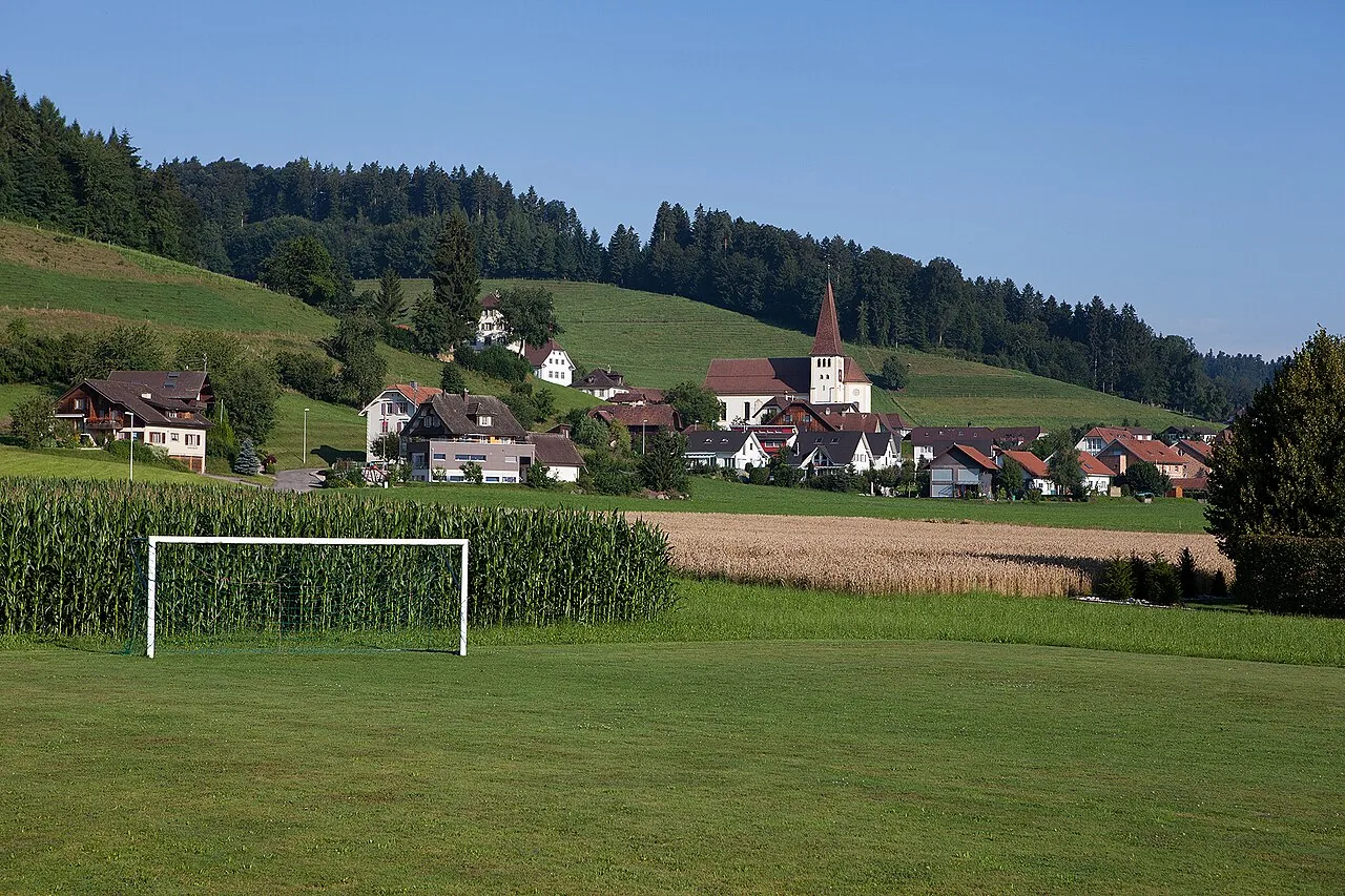 Blick zum Dorfkern von Altishofen im Kanton Luzern