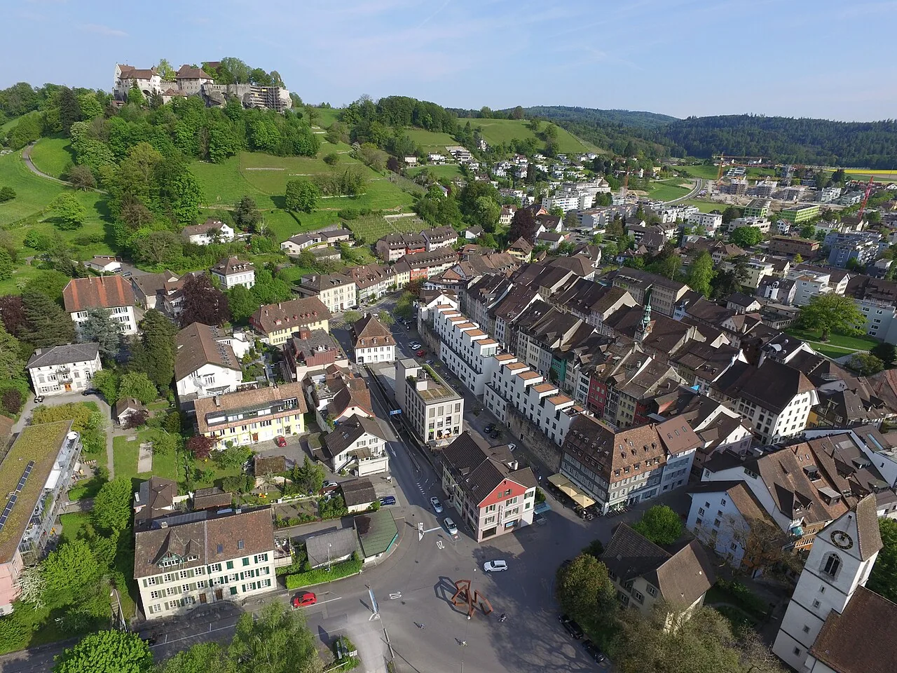 Luftansicht von Lenzburg im Kanton Aargau